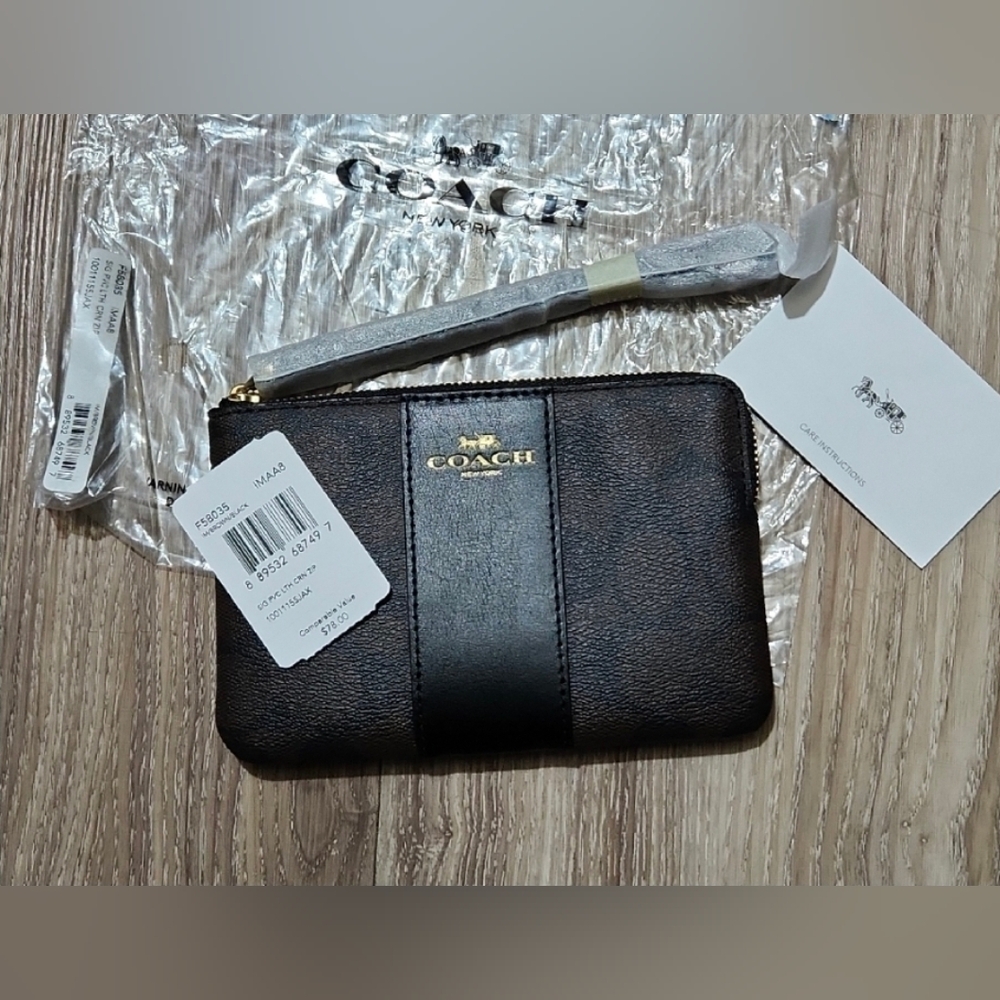 Coach Corner Zip Wristlet Wallet Coinpurse Compact Lightweight New With Tags